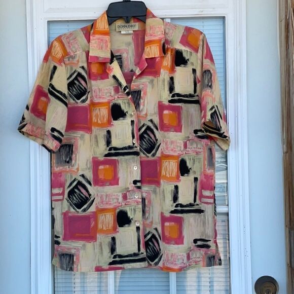 Take 50% OFF- Donnkenny Classic Women's Button-Down Shirts, Size-M - Picture 1 of 8